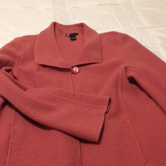 Pink Wool one button sweater - Picture 3 of 3